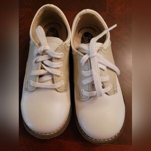 Size 8 Footmate Tan Cheer